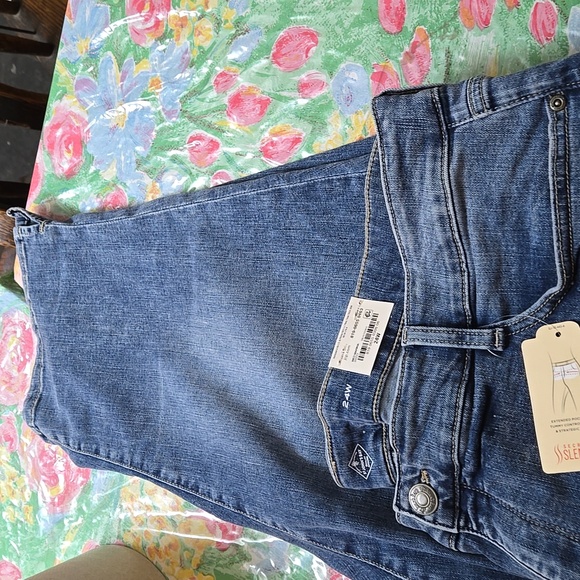 New jeans - Picture 3 of 4